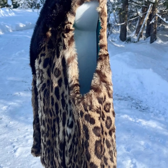 Vintage Edward Reilly & Co. Dyed Leopard Print Mink Fur Vest - Picture 2 of 6